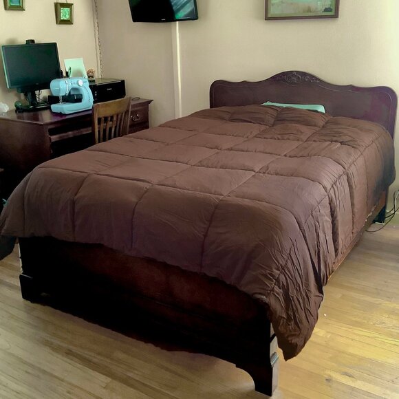 EUC Blue Ridge Home Fashions - Brown F/Q Lightweight Down-Alternative Comforter - Picture 2 of 4